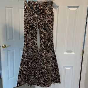 Free people leopard super flare stretch Jean